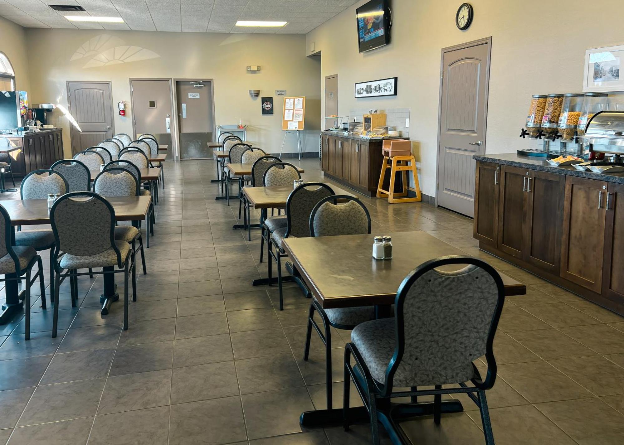 Coast Swift Current Hotel Экстерьер фото