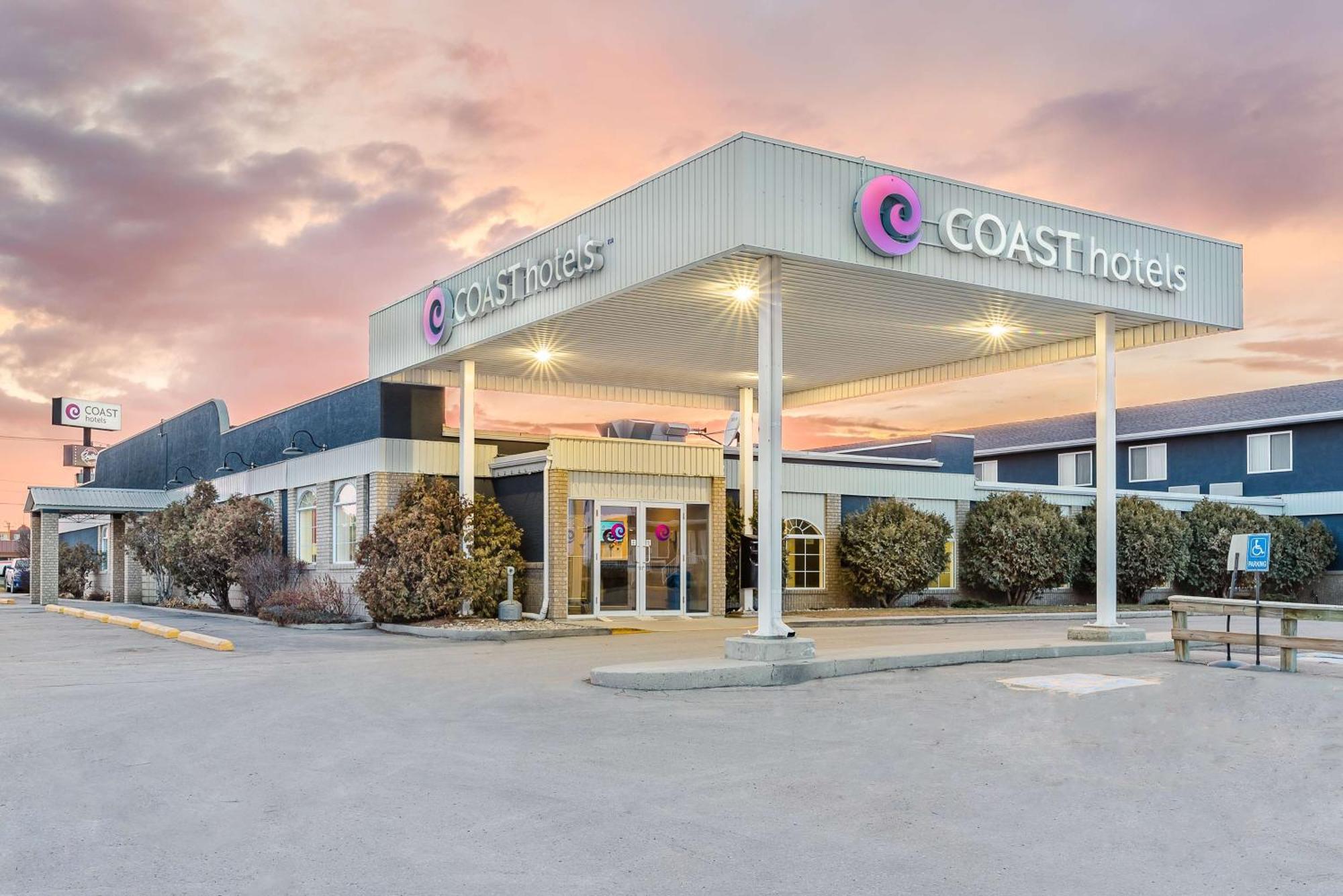 Coast Swift Current Hotel Экстерьер фото